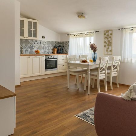Apartments Perkovic Fazana Ngoại thất bức ảnh