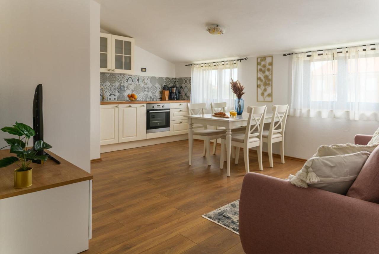 Apartments Perkovic Fazana Ngoại thất bức ảnh