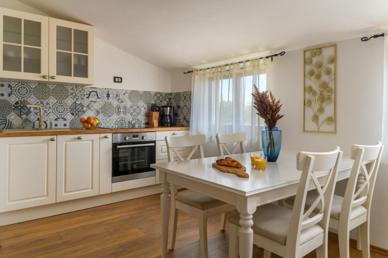 Apartments Perkovic Fazana Ngoại thất bức ảnh